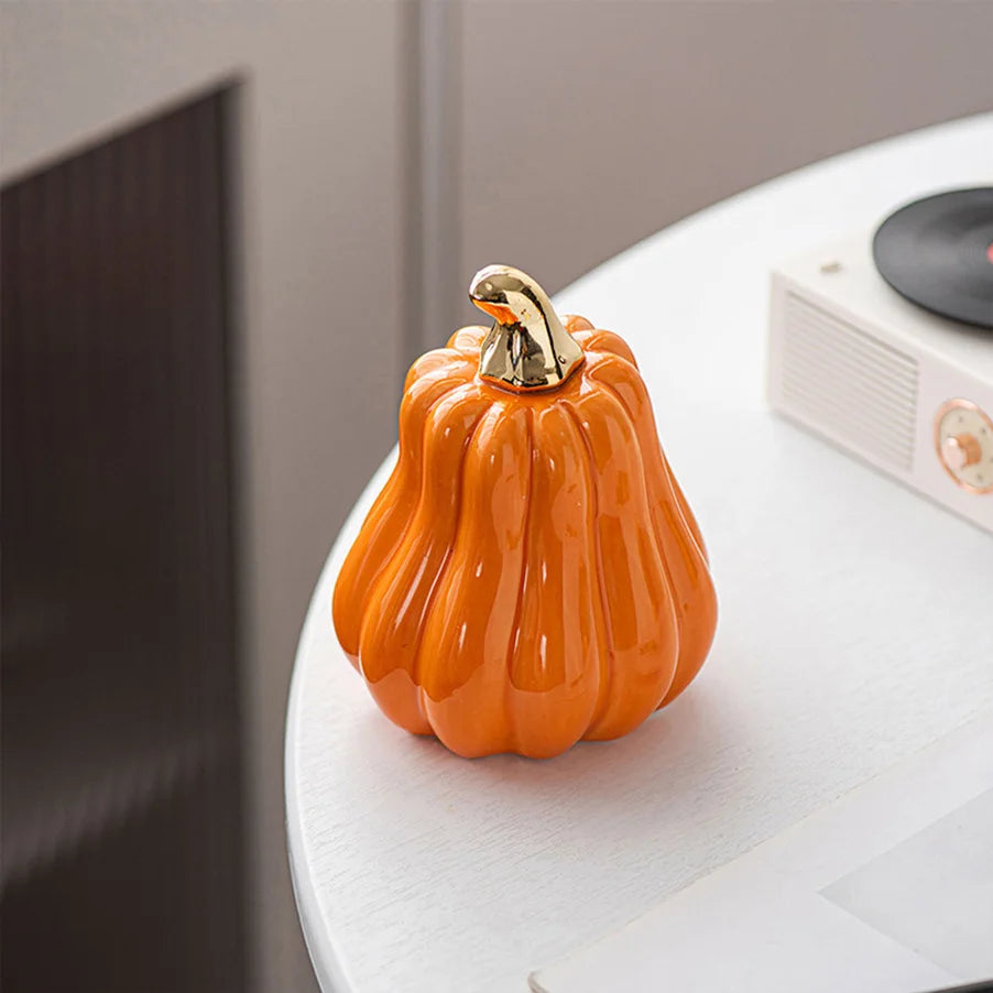 European Style Gold or White Ceramic Funny Vegetable Pumpkin Ornament Home Figurines Arts Crafts Desk Decor Statues Sculpture